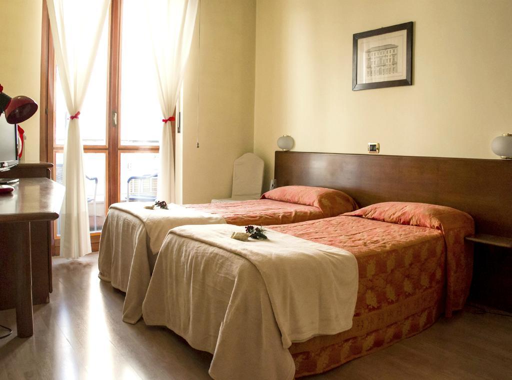 Domus Hotel Alessandria Exterior foto