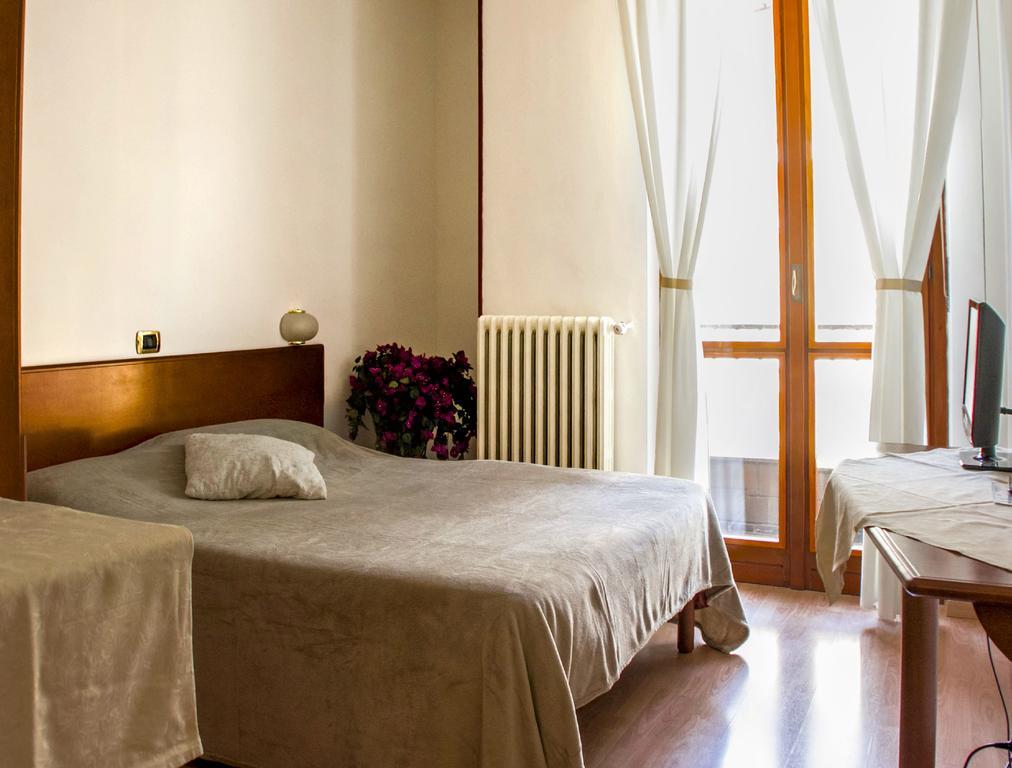 Domus Hotel Alessandria Exterior foto