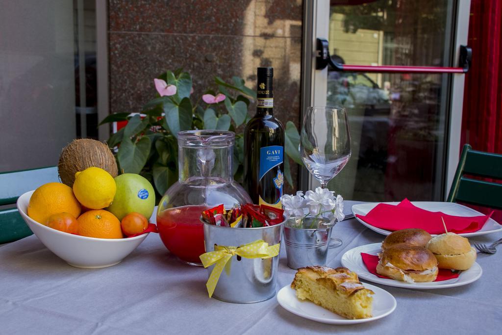 Domus Hotel Alessandria Exterior foto